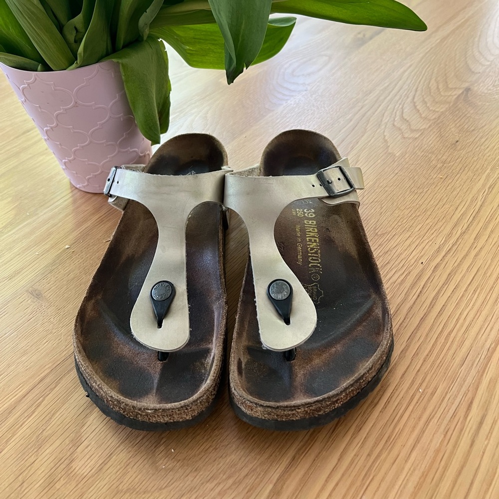 Birkenstock Gizeh Gold Size 39